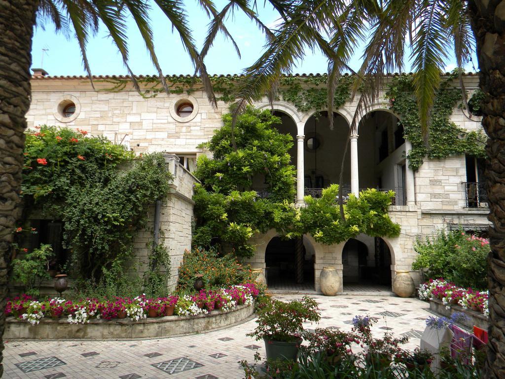 Les Arbousiers Hotel Ceret Bagian luar foto