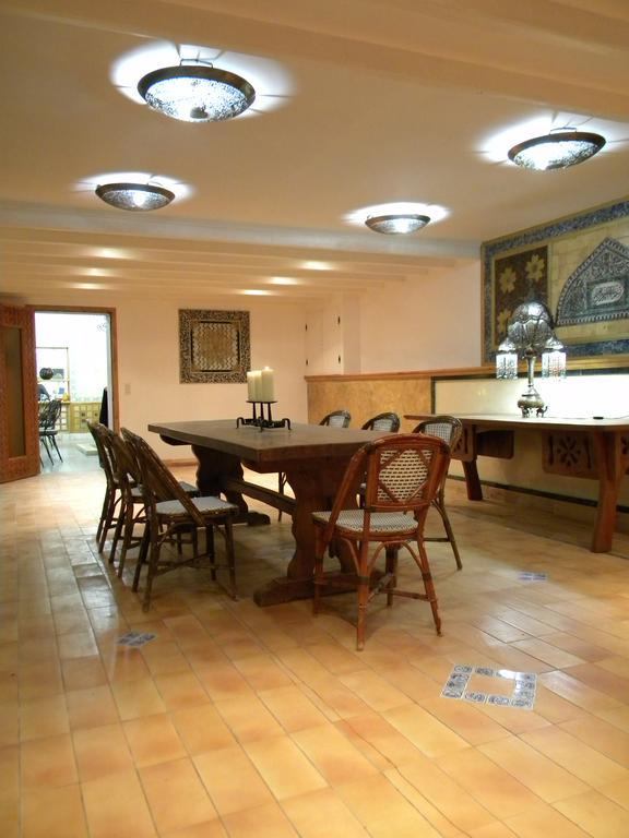 Les Arbousiers Hotel Ceret Bagian luar foto